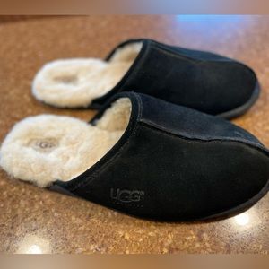 Ugg Men’s Size 14 Black Slippers